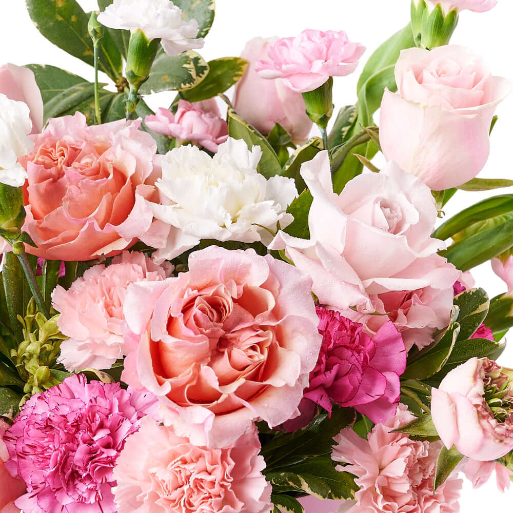 Floral Hat Box with Chocolates – how the gift is presented