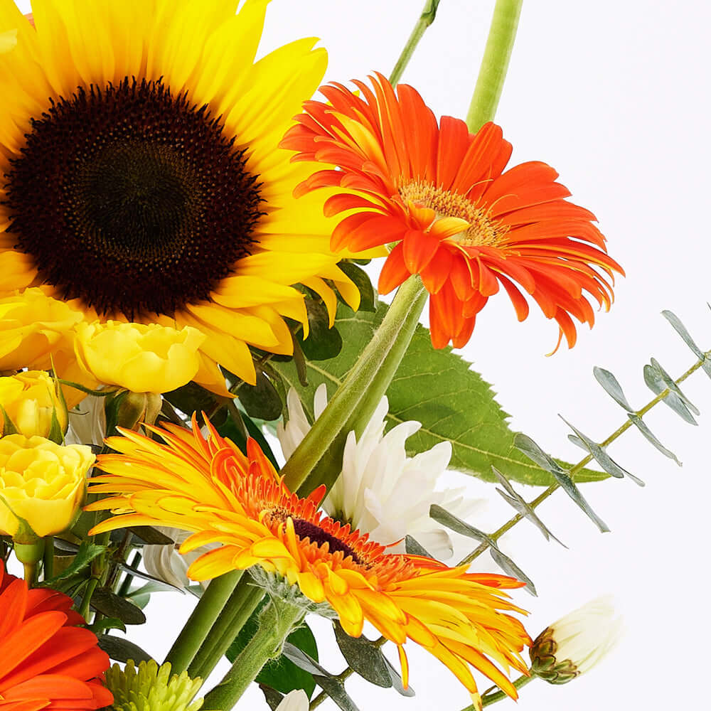 Floral Arrangement in Black Hat Box – how the gift is presented