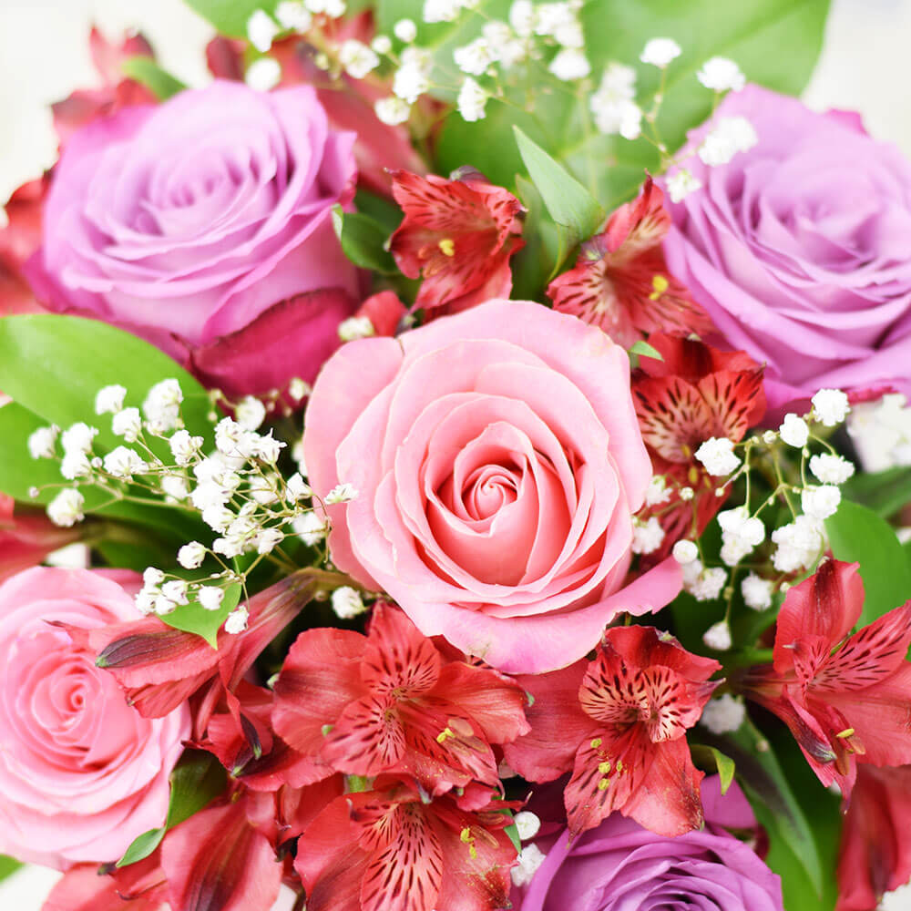 Purple and Red Rose Hat Box – how the gift is presented
