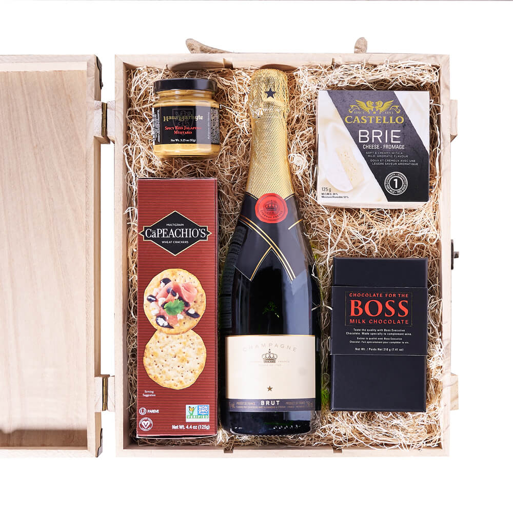 Holiday Sparkling Wine and Crackers Gift – how the gift is presented