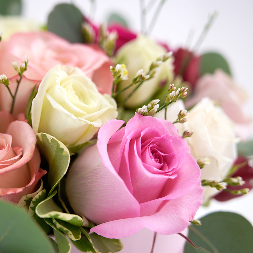 Heart & Mind Box Rose Set from Connecticut Blooms - Mixed Flower Hat Box - Connecticut Delivery.