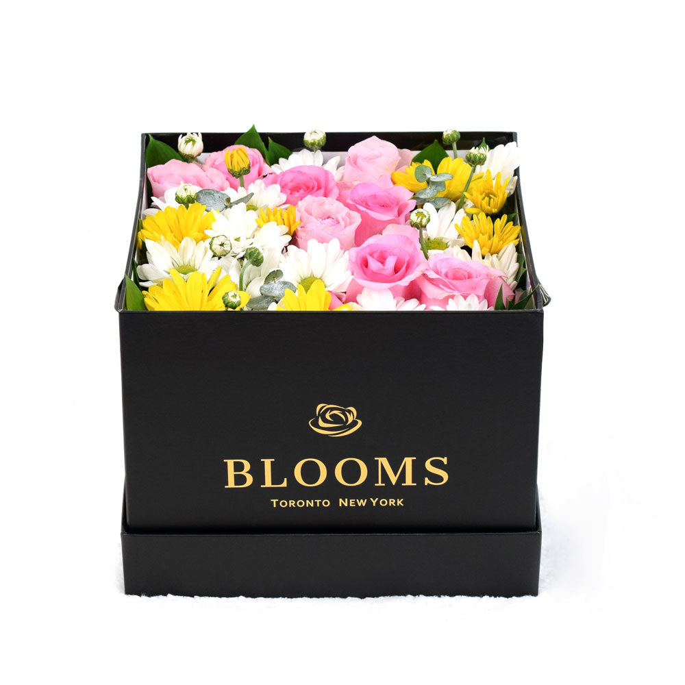 Vibrant Rose Bouquet in Black Square Hat Box – how the gift is presented