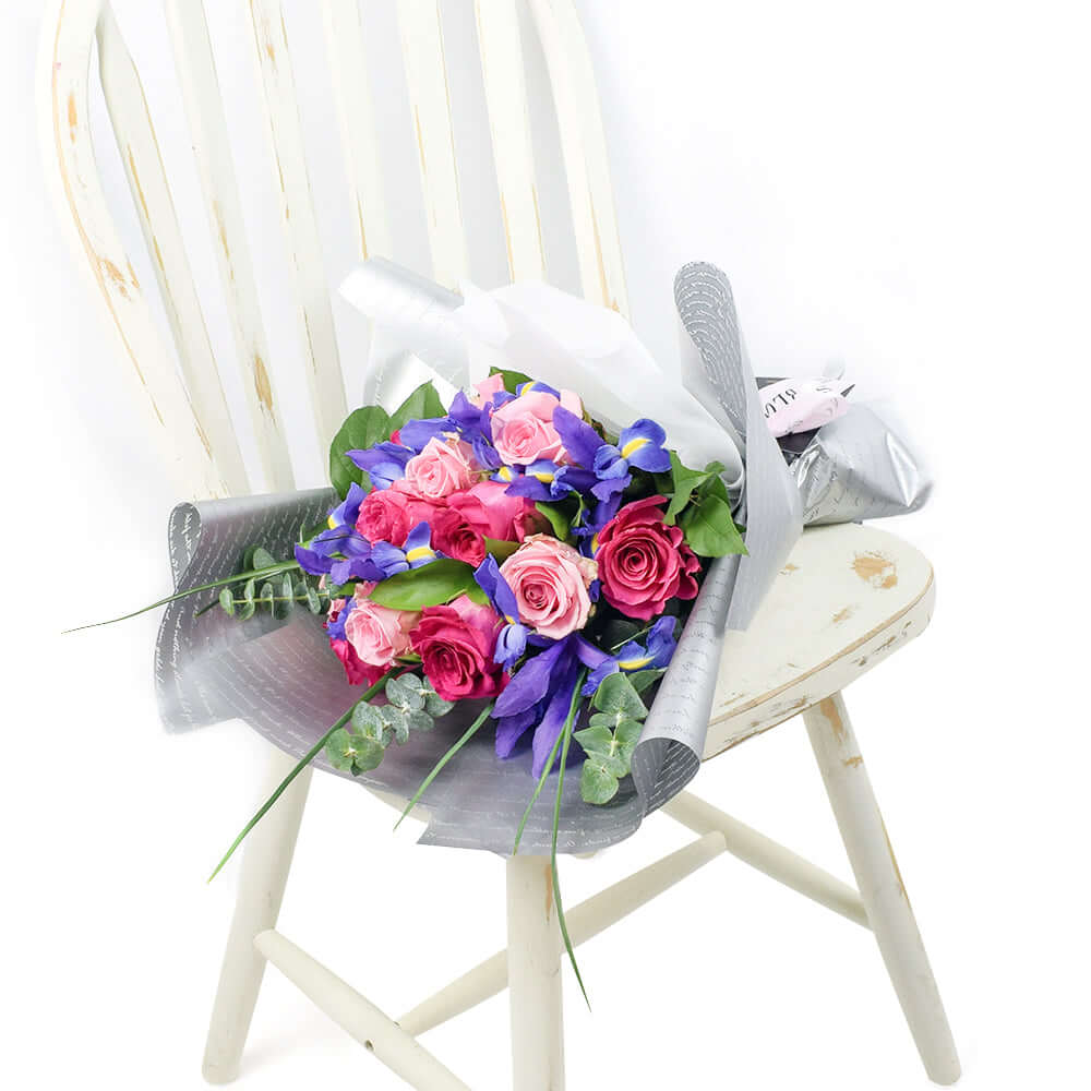 Iris and Rose Floral Wrap Bouquet – how the gift is presented