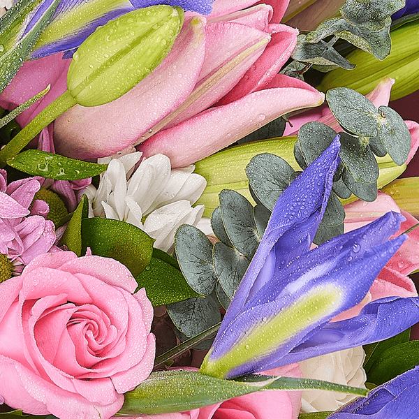 Anniversary flowers delivered across Connecticut