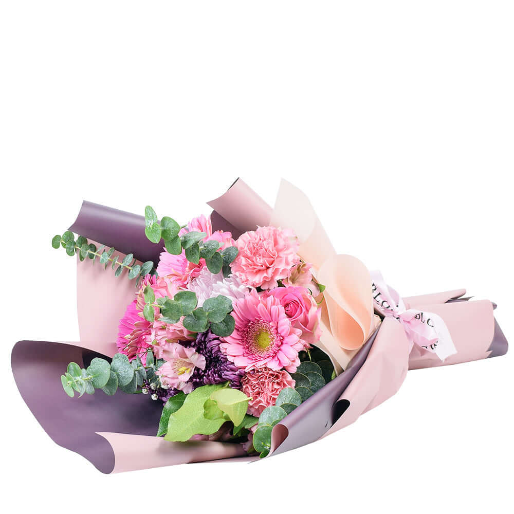Flower Bouquet with Pink Roses – how the gift is presented