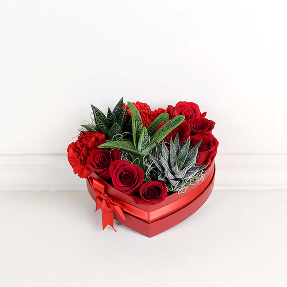 Perfect for Valentine's Day, a birthday or an anniversary, the Rose Arrangement from Connecticut Blooms is a wonderfully romantic way to send your regards to someone special. Connecticut Delivery