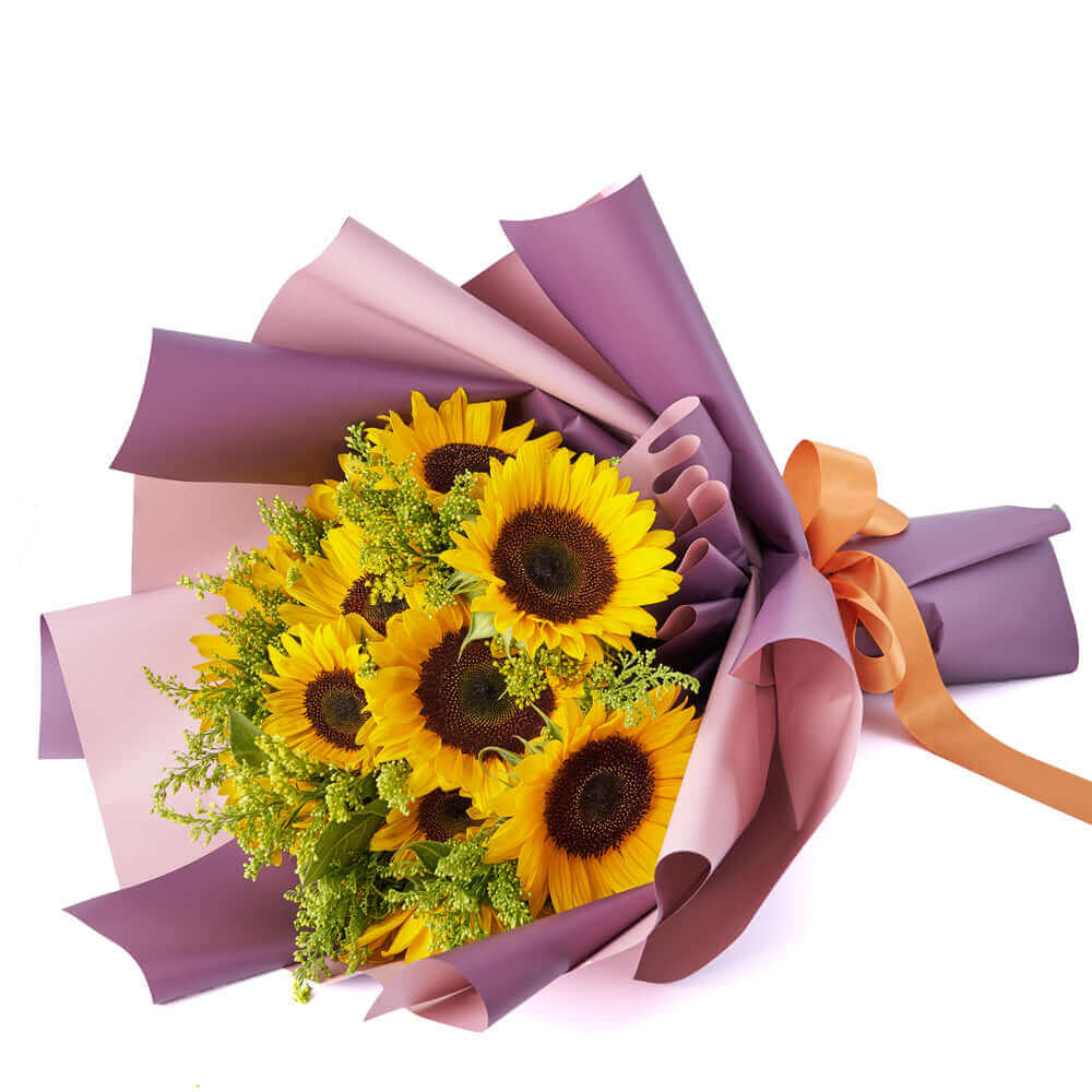 Sunflower and Solidago Bouquet – how the gift is presented
