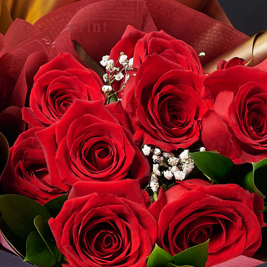 Valentine's Day Dozen Red Rose Bouquet With Box & Chocolate, Valentine's Day gifts, roses, Connecticut Flower Delivery