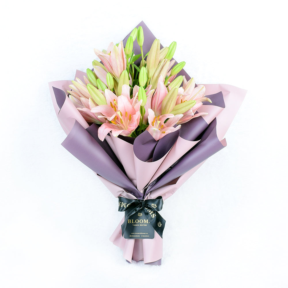 Deluxe Pink Alstroemeria Floral Wrap – how the gift is presented
