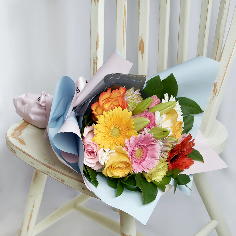 Gerbera Daisy and Lily Bouquet – how the gift is presented