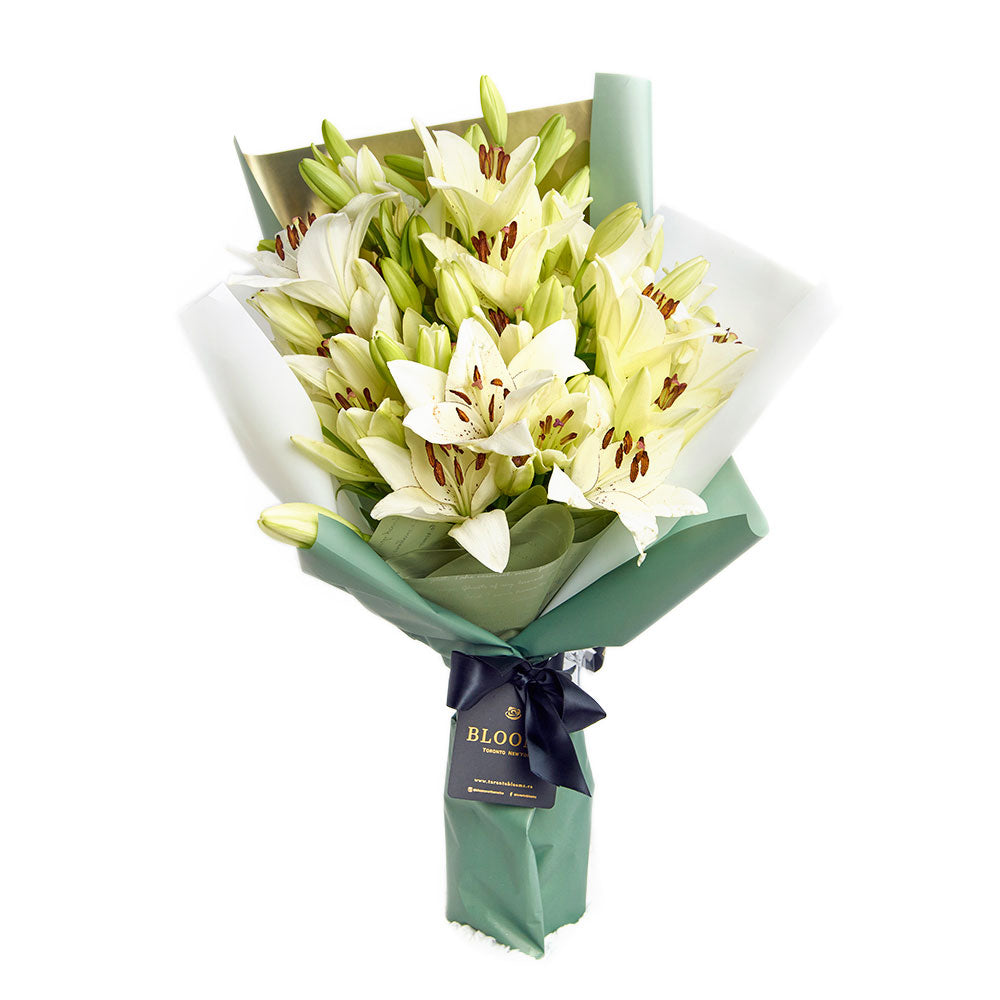 Classic White Lily Floral Wrap Bouquet – how the gift is presented