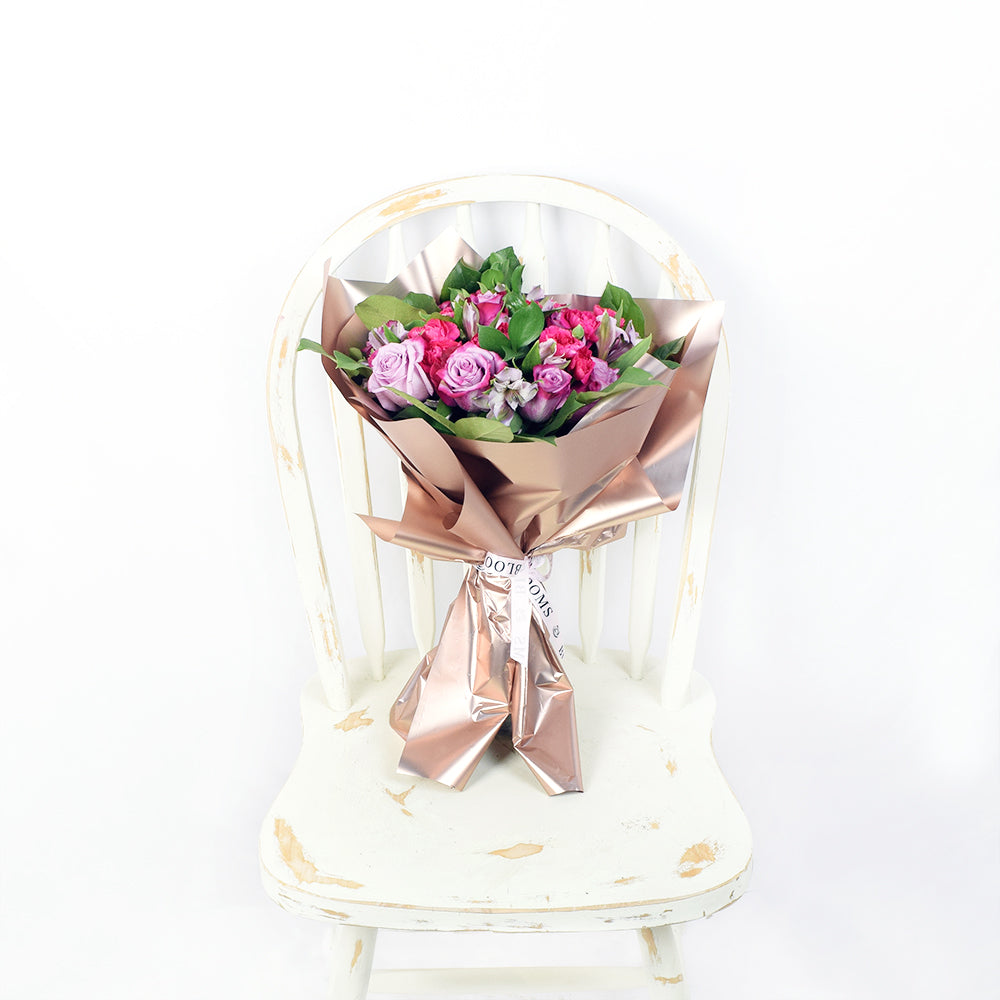 Pink Violet Mixed Rose and Alstroemeria Bouquet – how the gift is presented