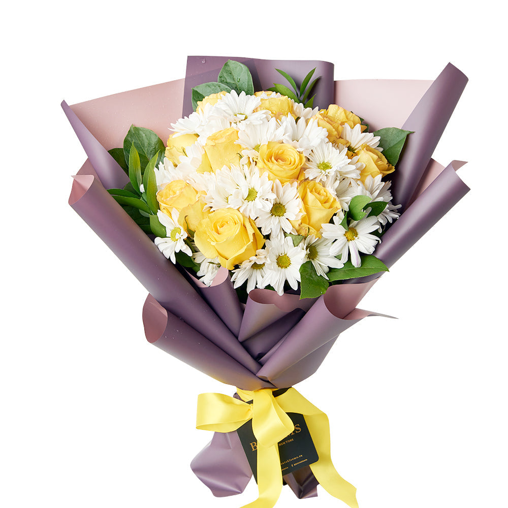 Vibrant Yellow Rose and White Daisy Bouquet – how the gift is presented