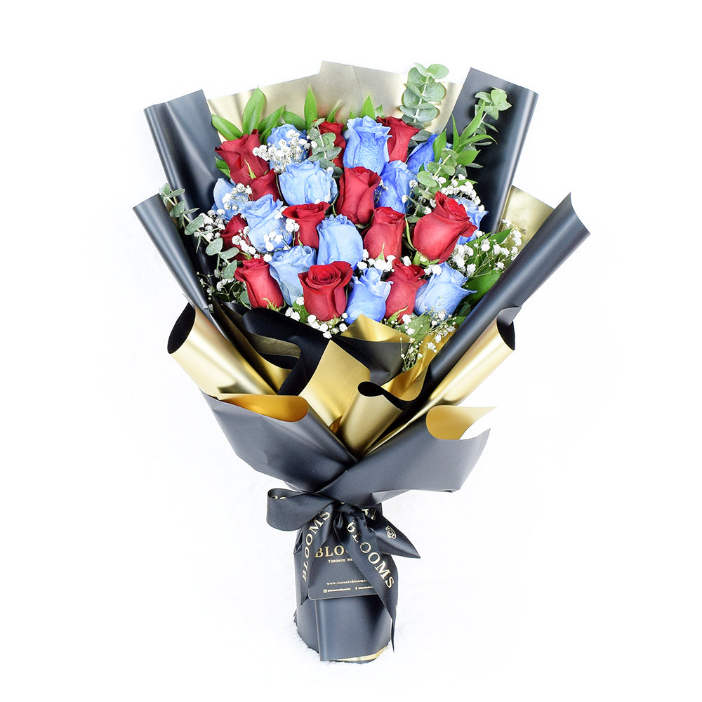 Red and Blue Roses Bouquet – how the gift is presented