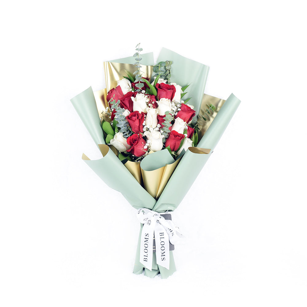 Let the one you love know how much they mean to you with the Romantic Musings Rose Bouquet from Connecticut Blooms. 