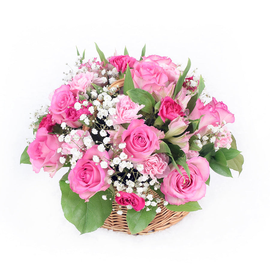 Say hello to Spring with Connecticut Blooms' Simply Sweet Spring Flower Basket, a perfect way to celebrate all the beauty spring has to offer.