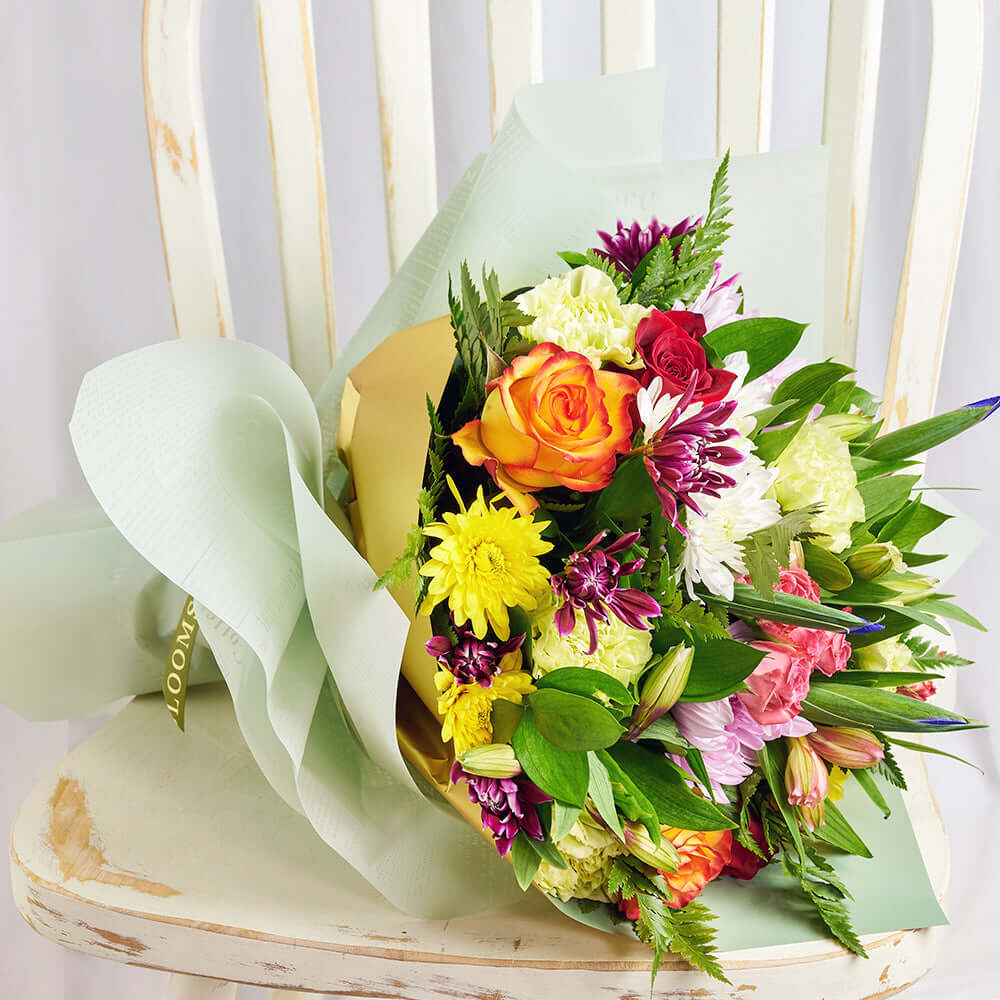 Luxurious Mixed Roses and Chrysanthemums Bouquet – how the gift is presented