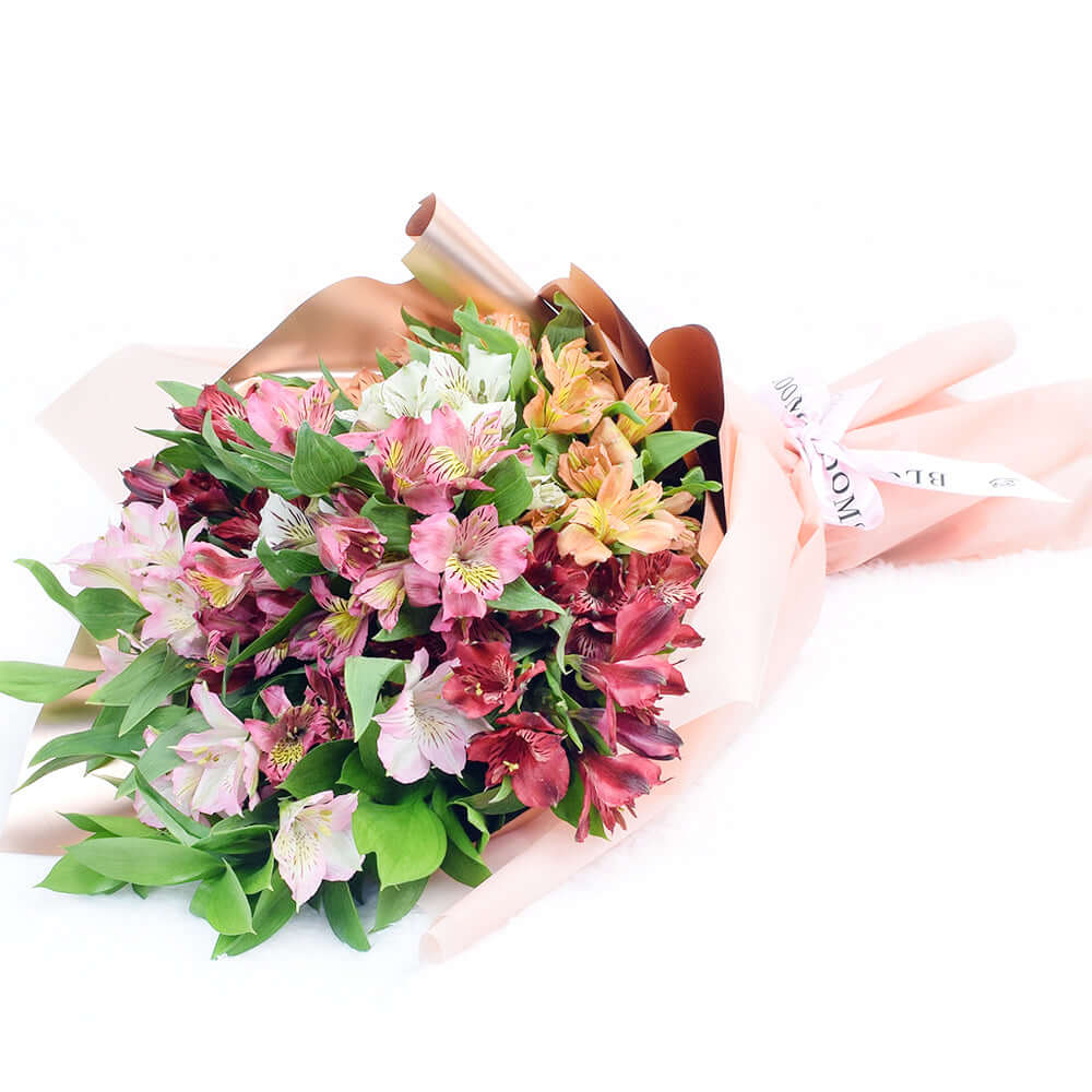 Premium Mixed-Color Peruvian Lily Floral Wrap Bouquet – how the gift is presented